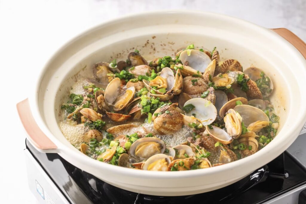 Stir-Fried Pork Liver with Clams in Clay Pot , Kam Tung Kitchen